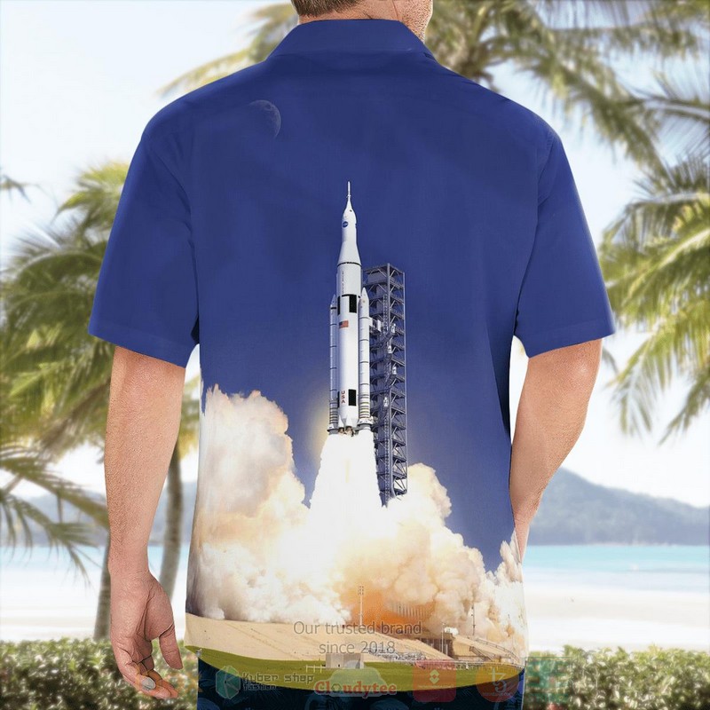 NASA_Space_Launch_System_SLS_With_Orion_Multi-Purpose_Crew_Vehicle_Hawaiian_Shirt_1