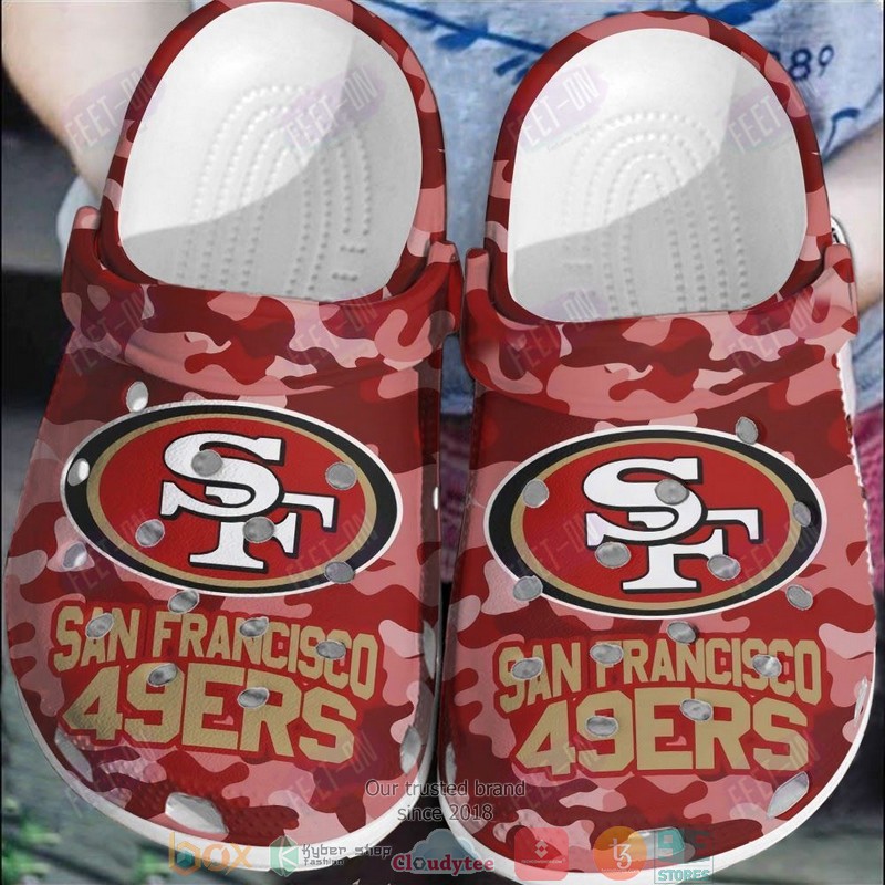 NFL_San_Francisco_49ers_Pink_Camo_Crocband_Clogs