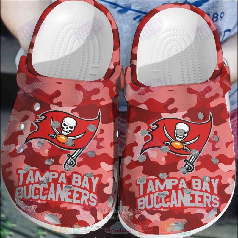 NFL_Tampa_Bay_Buccaneers_Crocband_Crocs_Clog_Shoes