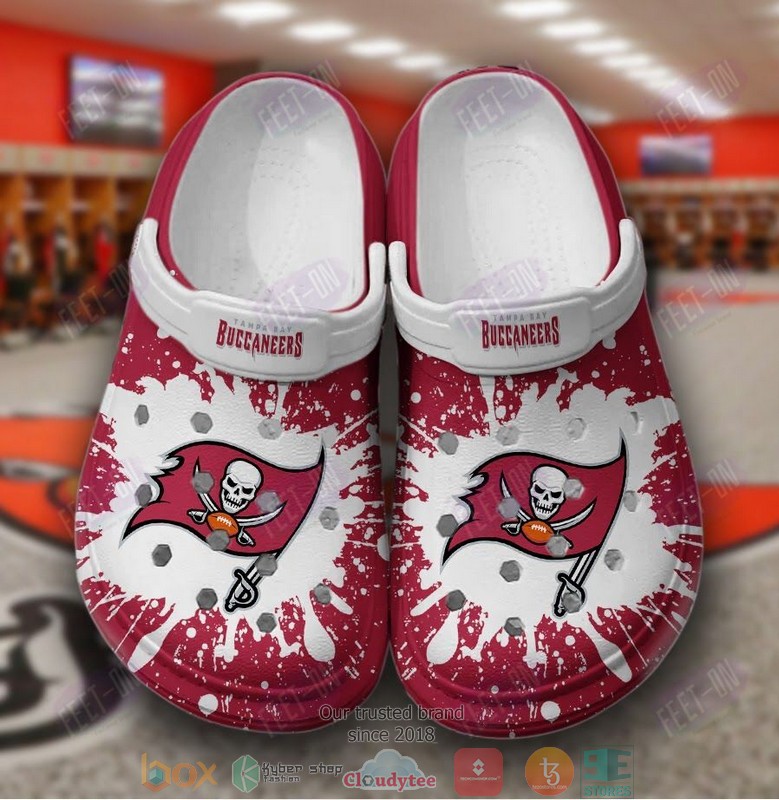 NFL_Tampa_Bay_Buccaneers_White-Red_Crocband_Crocs_Clog_Shoes