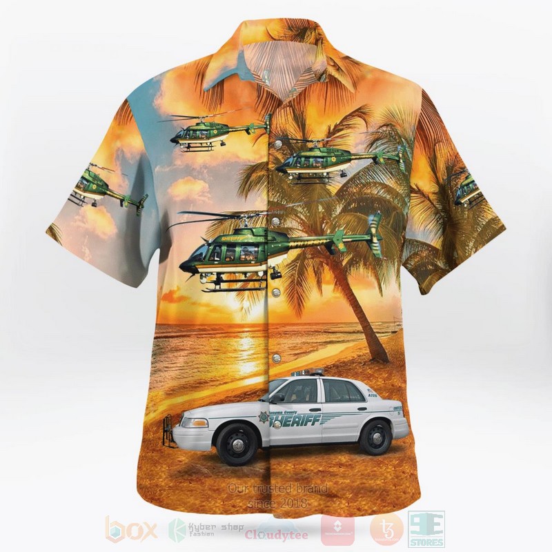 Sonoma_County_Sheriff_Helicopter_BELL_407_and_Car_Hawaiian_Shirt_1