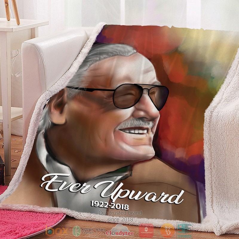 Stan_Lee_Fans-Made_Tribute_Throw_Blanket