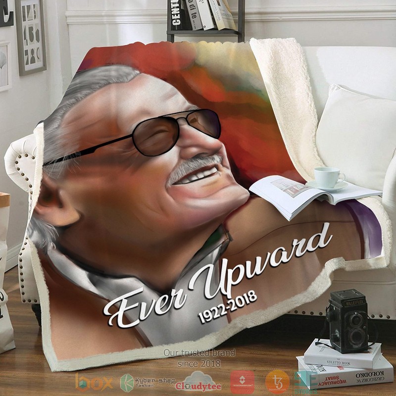 Stan_Lee_Fans-Made_Tribute_Throw_Blanket_1