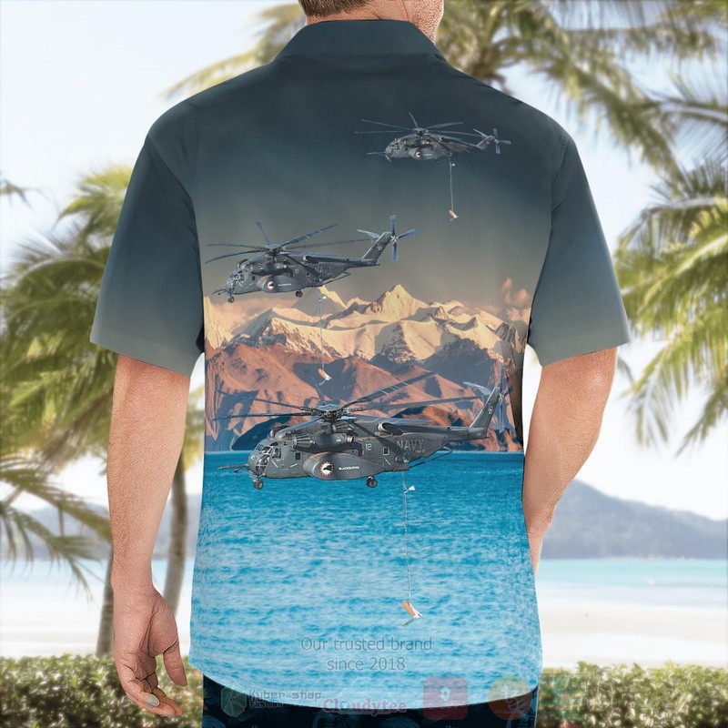 US_Navy_MH-53E_Sea_Dragon_From_HM-15_Blackhawks_Hawaiian_Shirt_1