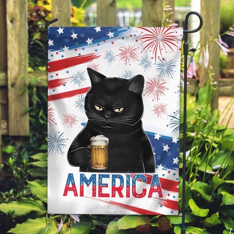 Black_Cat_Drinking_Beer_America_Independence_Day_Flag