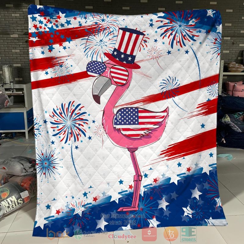 Flamingo_Glasses_Firework_Independence_Day_Quit