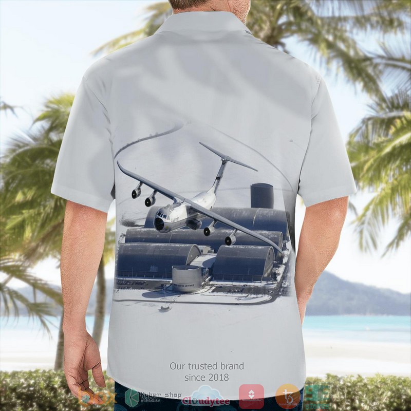 Lockheed_C-141_Starlifter_Hanoi_Taxi_Flying_Over_The_National_Museum_Hawaiian_Shirt_1