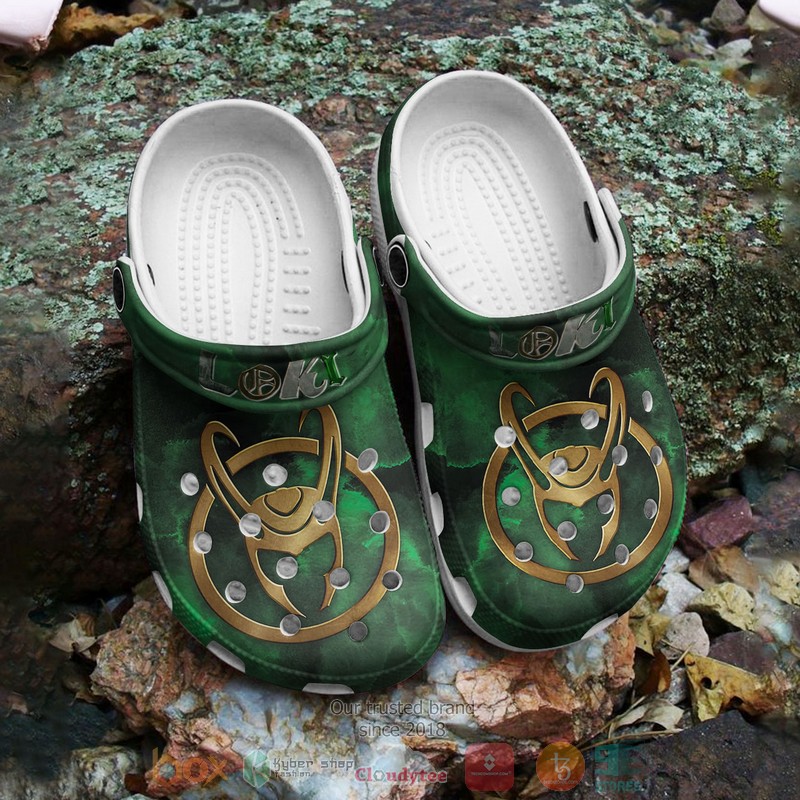 Marvel_Loki_green_Crocs_Crocband_Shoes_1