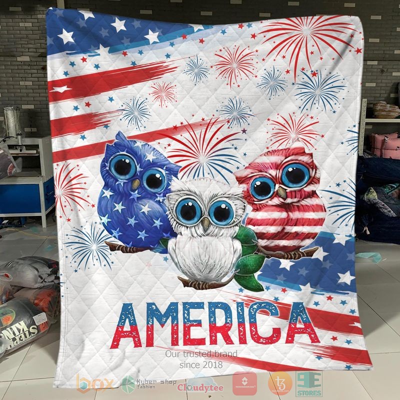 Owl_America_Independence_Day_Quit