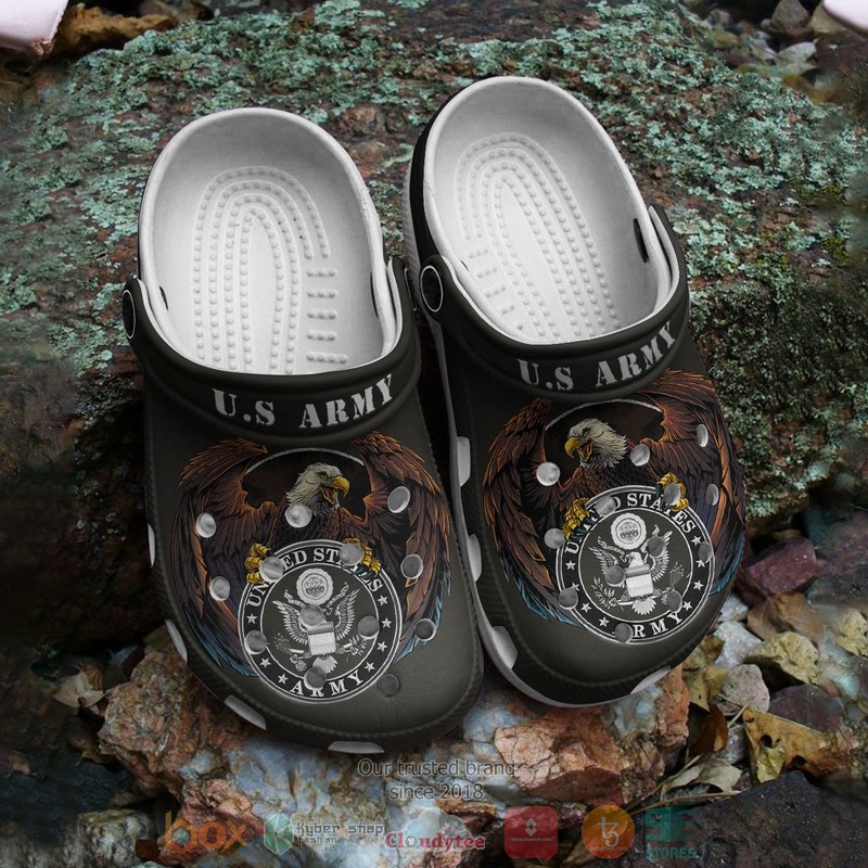 US_Army_Veteran_Crocs_Crocband_Shoes_1