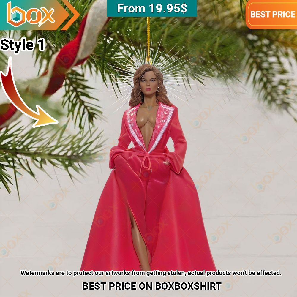 Beyoncé Christmas Ornament You look insane in the picture, dare I say